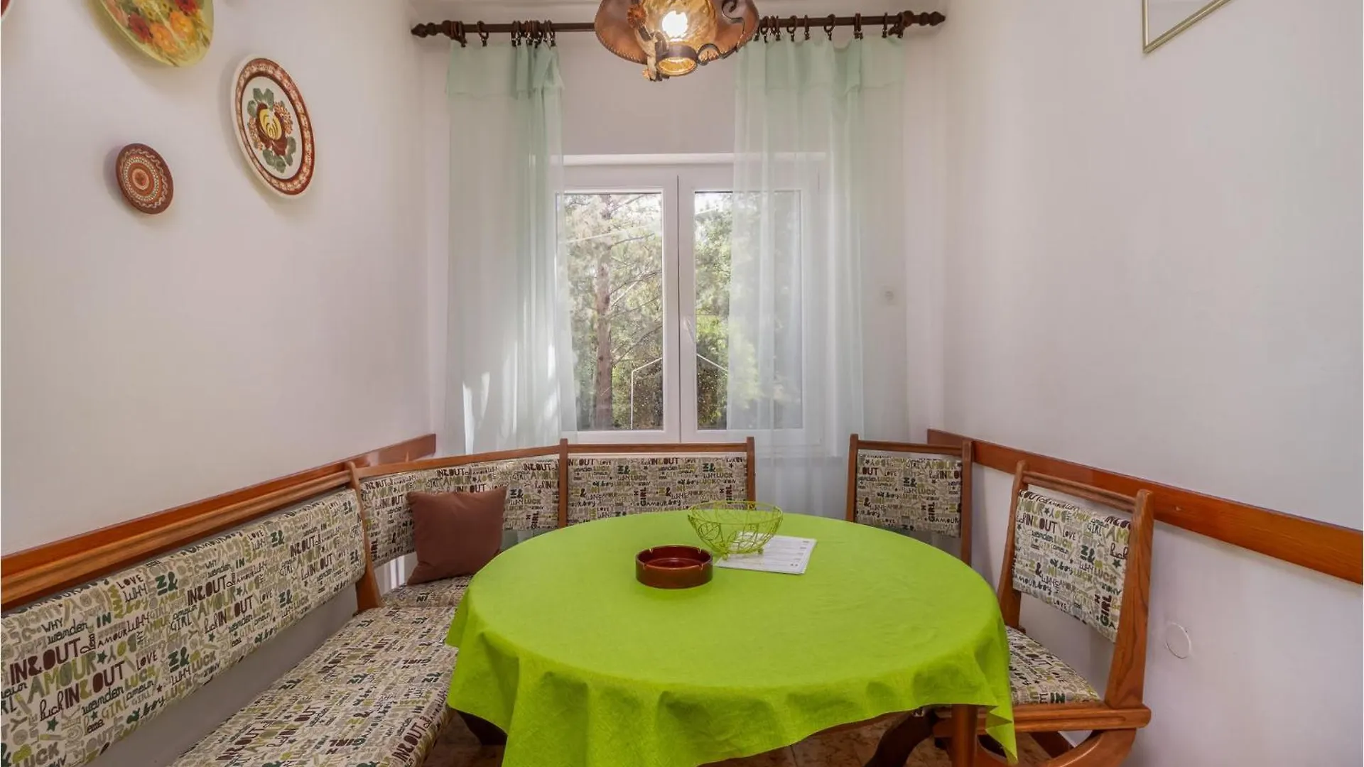 5 Bedroom Awesome Home In Povile